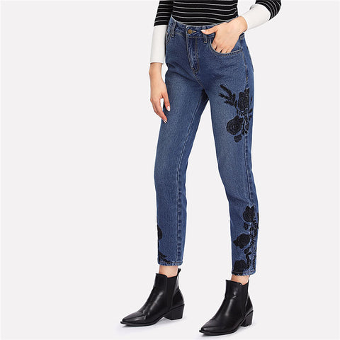 Flower Embroidered Cropped Jeans